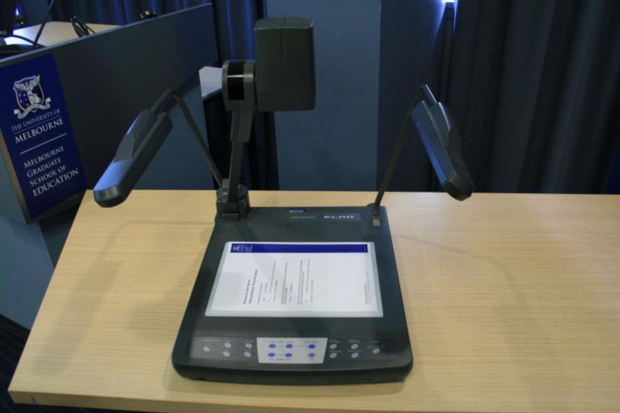 What is an Elmo Projector? How to use