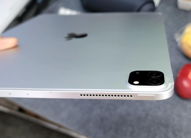 How To Connect Ipad To Projector? 3 Simple And Effective Solutions