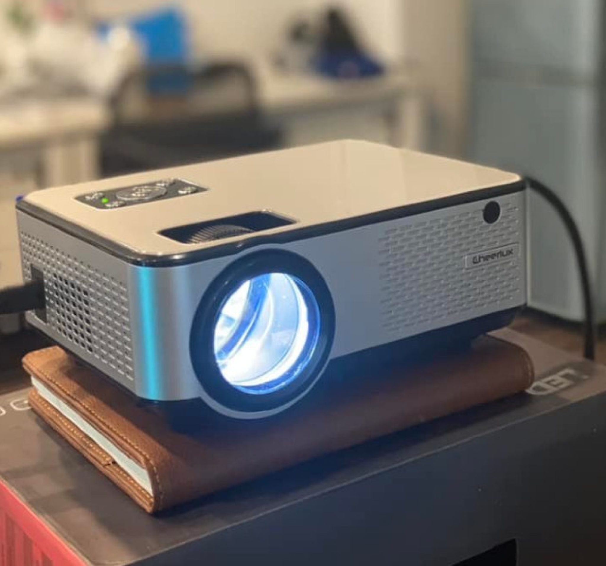 How To Connect Ipad To Projector? 3 Simple And Effective Solutions