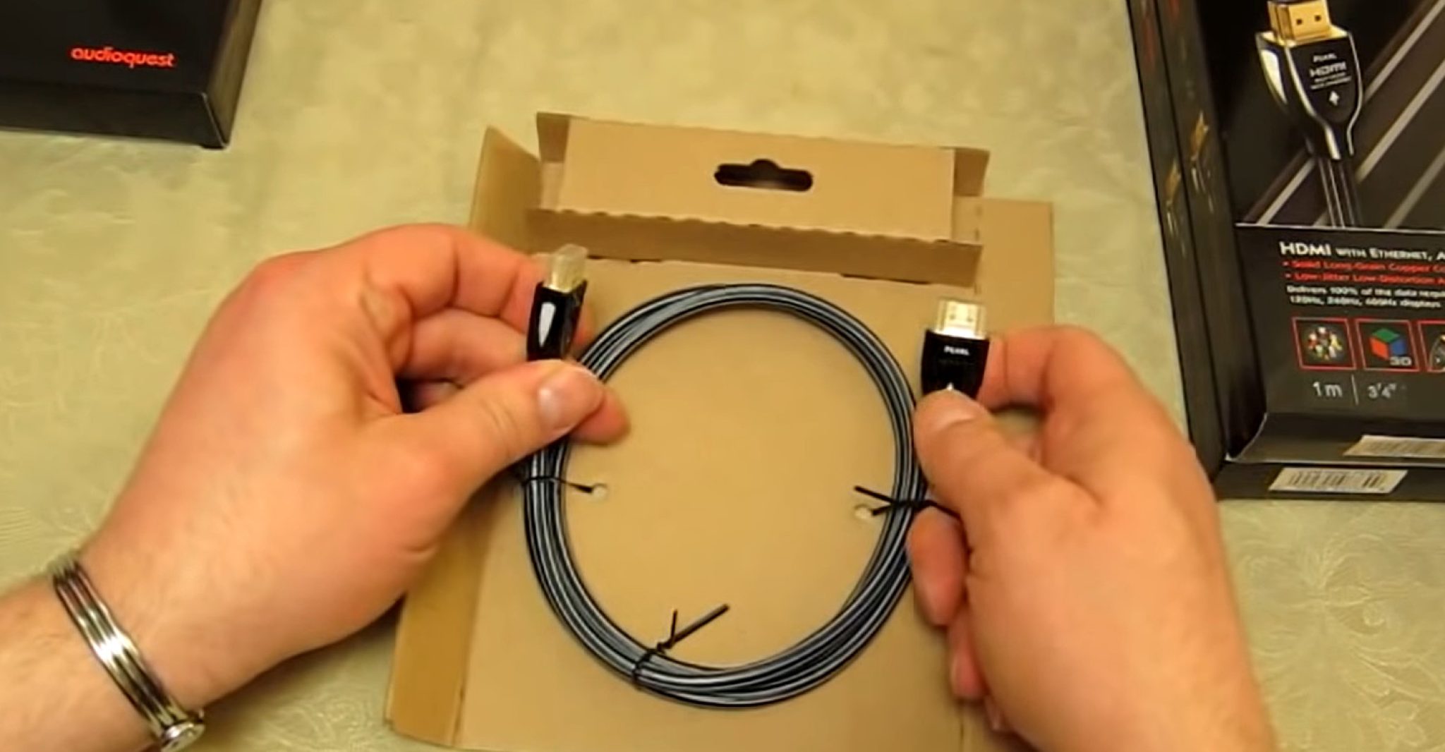 How do projectors work with TV?