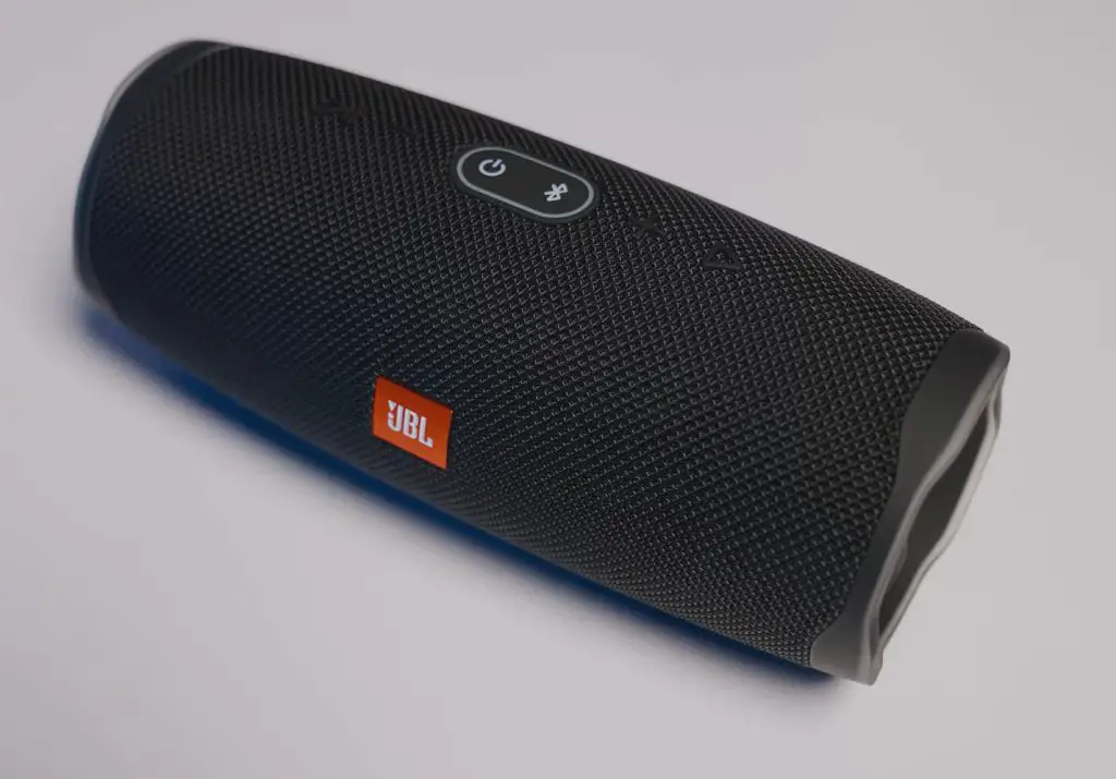 How to connect a Fire TV stick to a projector?