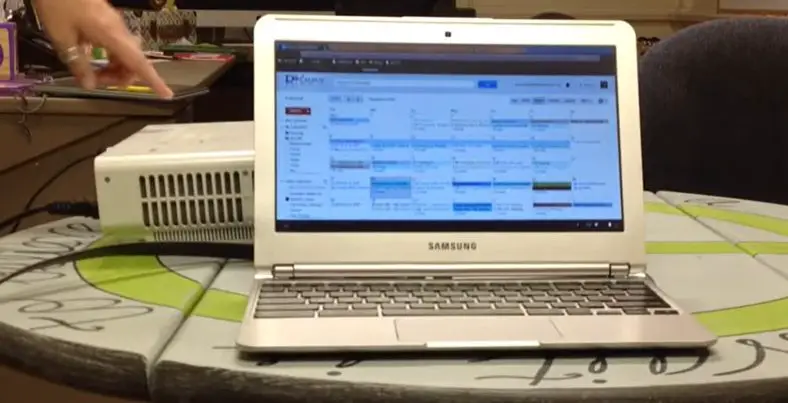 How To Connect A Chromebook To A Projector Easy Ways how-to-connect-a-chromebook-to-a-projector-easy-ways