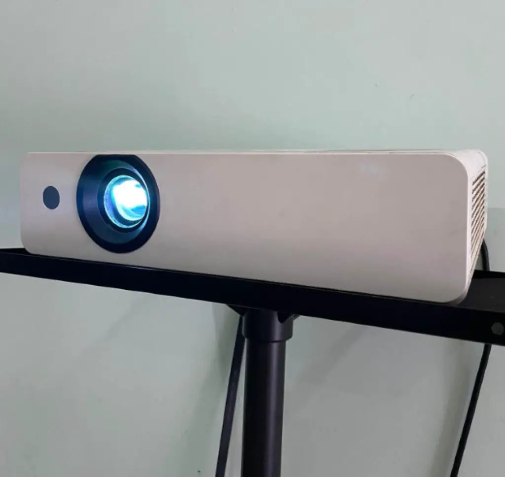 How to make projector brighter with 7 common ways?