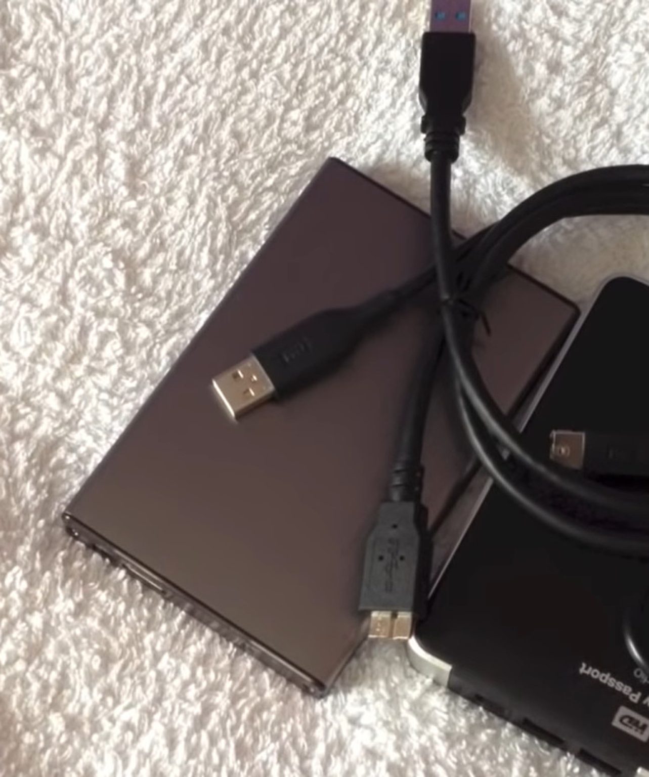 How do I connect my HDMI monitor to a USB port?