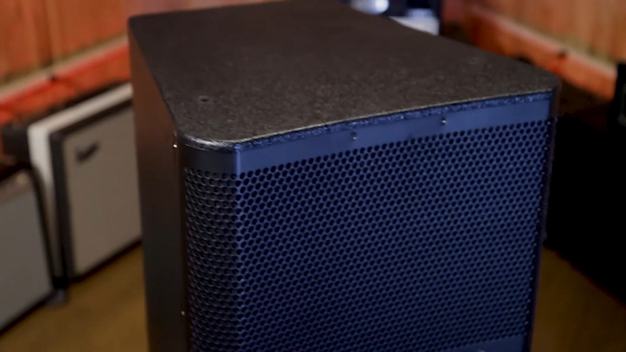 Active Vs Passive Subwoofer Which one should you choose?